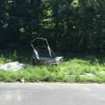 Der Anhänger landete neben der Straße