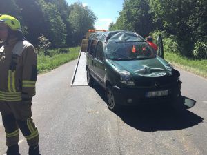 Auto und Anhänger wurden abtransportiert
