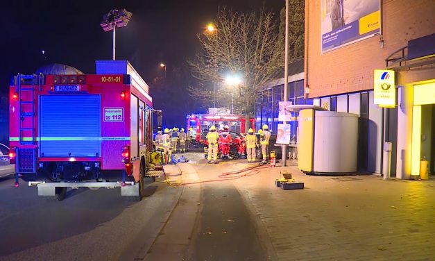 Verkehrsunfall mit eingeklemmten Personen