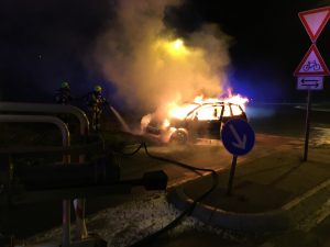 Der PKW im Vollbrand