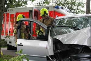Auch auf der Beifahrerseite wird die  A-Säule durchtrennt