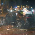 Rettungsarbeiten am PKW