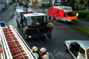 Die Unfallstelle von oben. Am Lkw entstand nur ein geringer sichtbarer Schaden