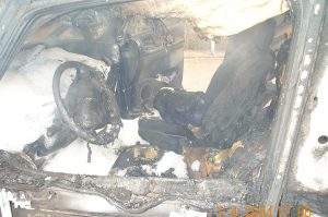 Gott sei Dank konnten sich die Insassen aus dem Wagen rechtzeitig befreien