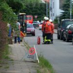 Zur Sicherstellung des Brandschutzes wurden mehrere Pulverlöscher sowie der Pulver-Schnellangriff vom TroTLF16 vorgenommen