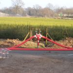 Der einzige Hydrant in der Nähe der Einsatzstelle lieferte im Laufe des dreistündigen Löschangriffes ca. 120.000 Liter Wasser für die Brandbekämpfung und Reinigung der Geräte