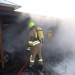 Brandbekämpfung im Carport-Anbau