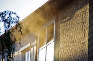Rauchentwicklung aus dem Obergeschoss