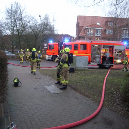 Der Löschangriff mit Druckluftschaum erfolgte vom 1. HLF