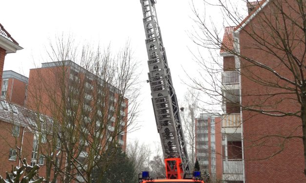 Patientenrettung über Drehleiter