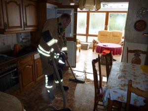 Einsatz eines Wassersaugers
