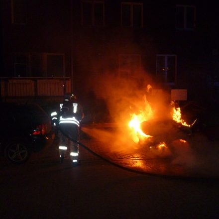 Brandbekämpfung wird eingeleitet