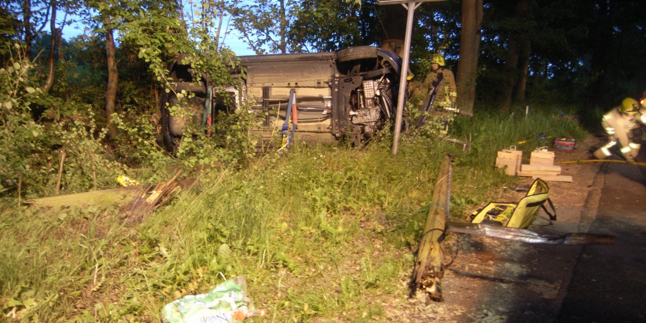 Verkehrsunfall mit eingeklemmter Person