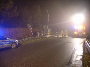 Einsatzstelle auf der Autobahnbrücke