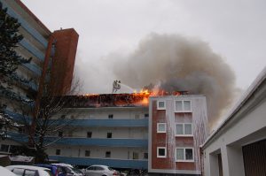 Der Löschangriff zeigt erste Auswirkungen.