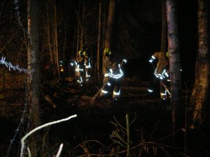 Verbliebene Brandnester werden gesucht und abgelöscht