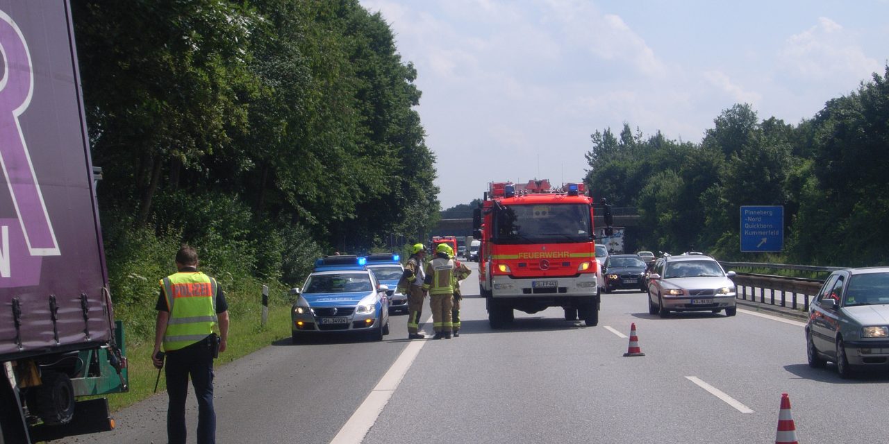 Erkrankten LKW-Fahrer aus Kabine retten