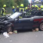Das Audi Cabrio ist schwer beschädigt, alle Sicherheitseinrichtungen darin haben ihre Arbeit getan und somit Schlimmeres verhindert.
