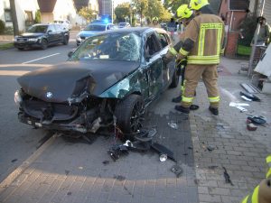 Nur geringe Mengen Kühlmittel waren ausgetreten, der BMW jedoch war total zerstört.
