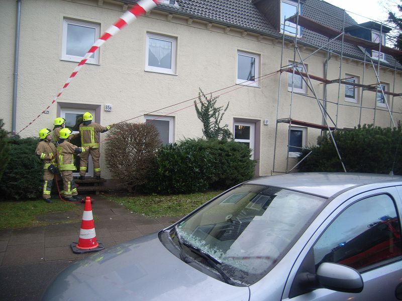 Gerüst droht umzustürzen