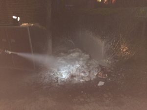 Heinrich-Boschen-Straße brennt Papiermülltonne