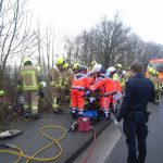 Geschafft - Person befreit und zum Transport ins Krankenhaus bereit.