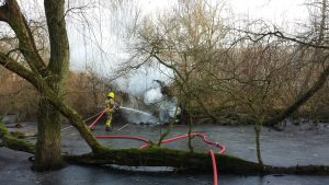 Brandbekämpfung mit Druckluftschaum