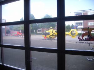 Landung des Rettungshubschraubers direkt auf dem Vorplatz der Hauptfeuerwache