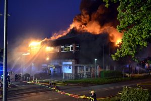 Beim Eintreffen der Pinneberger Kräfte stand der Dachstuhl im Vollbrand