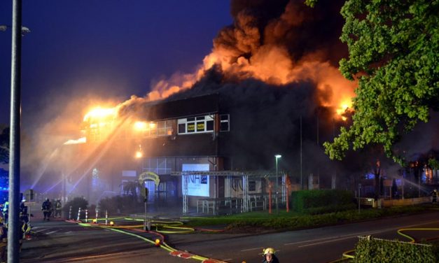 Unterstützung bei Großfeuer in Wedel