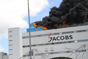 Feuer auf dem Dach
