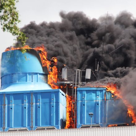 Brennende Filteranlage