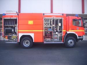 Der 4800 l Wassertank zwischen den Geräteräumen