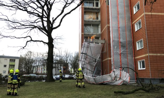 Droht Gerüst einzustürzen