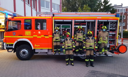 Vier neue Truppmänner und eine neue Truppfrau für die Feuerwehr Pinneberg