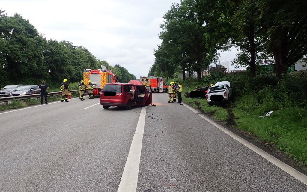 Verkehrsunfall, Person eingeklemmt