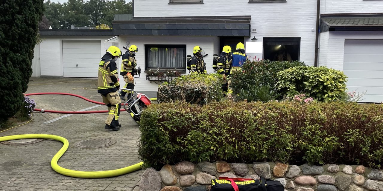 Feuer in der Küche – Person in Haus