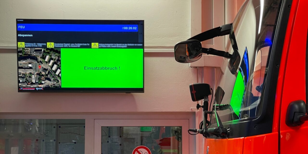 Rauchentwicklung aus Mehrfamilienhaus