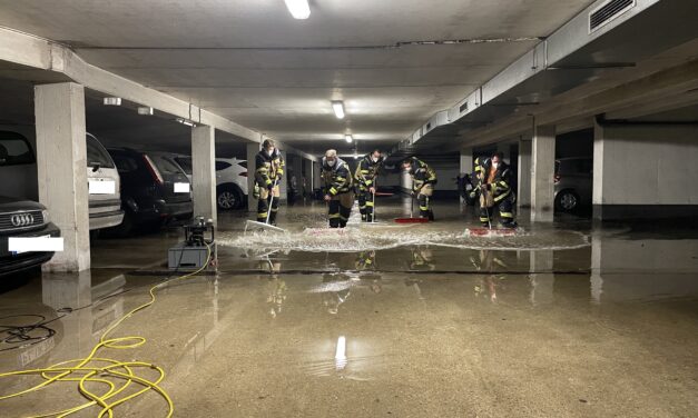 Tiefgarage läuft von innen voll Wasser