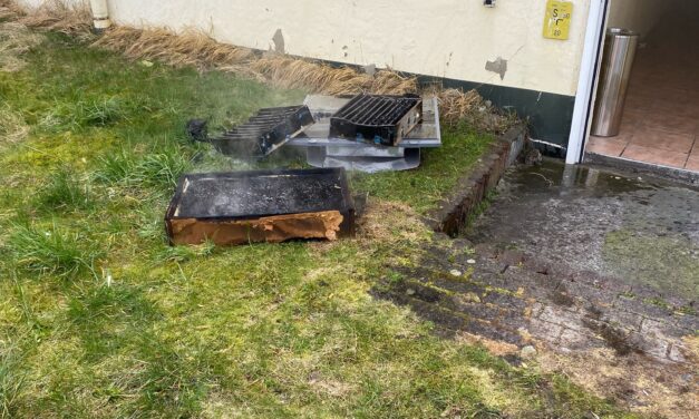 Feuer im Gewerbekomplex