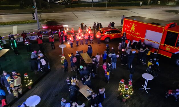 Laternelaufen der Jugendfeuerwehr – Vorweihnachtliche Stimmung an der Feuerwache