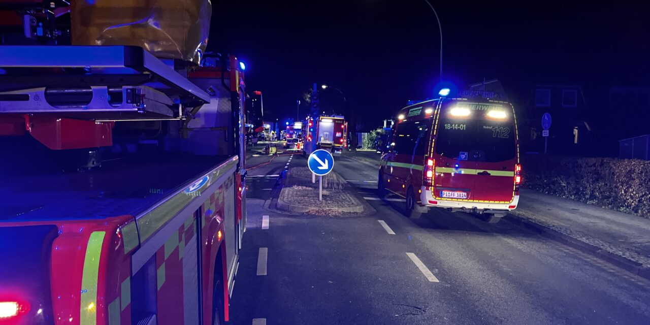 Feuer in Gebäude, Menschenleben in Gefahr