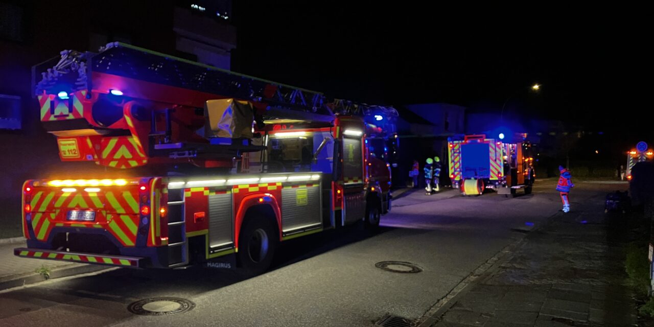 Feuer in Gebäude, Menschenleben in Gefahr