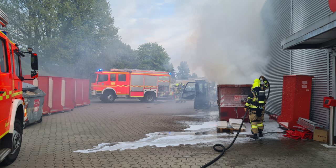 Containerbrand am Gebäude