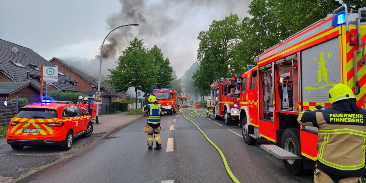 Dachstuhlbrand in Reihenhaus