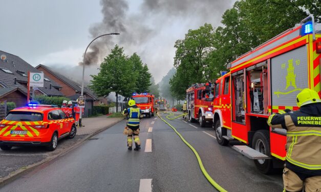 Dachstuhlbrand in Reihenhaus