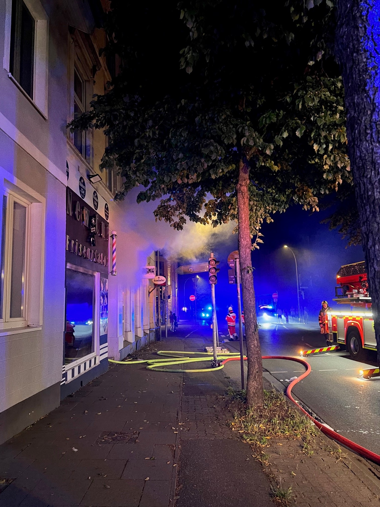 Feuer In Pinneberg Mädchen 9 Stirbt Tragisch Im Elternhaus – Nachbarn Unter Schock - vhl84nv