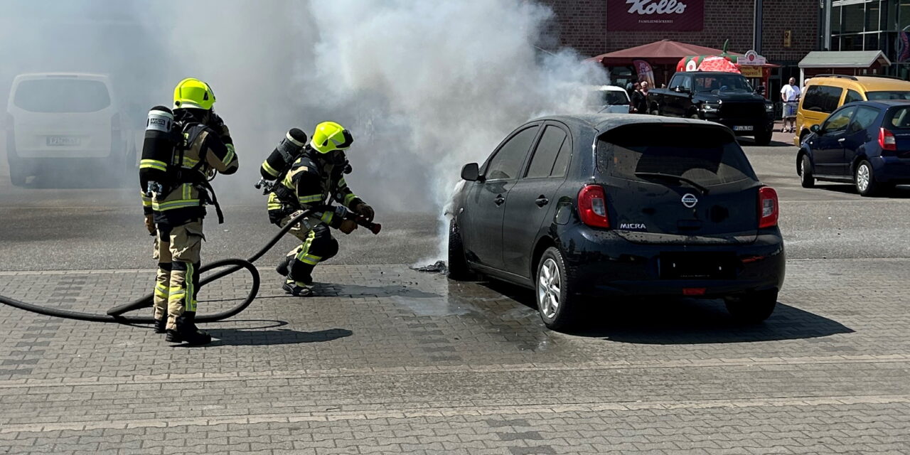 Brennt PKW auf Parkplatz