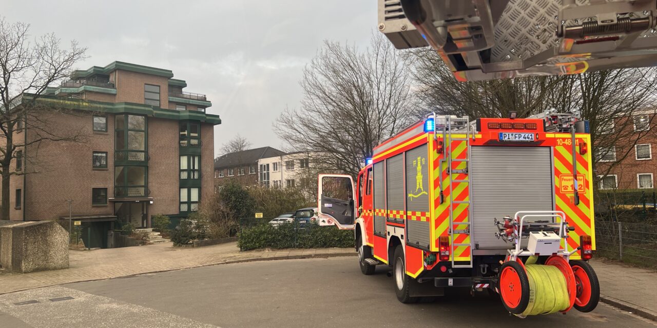 Feuerschein in Mehrfamilienhaus