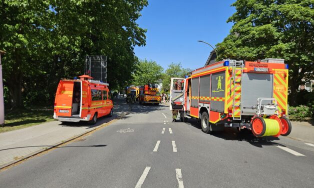 Rauchentwicklung aus Mehrfamilienhaus